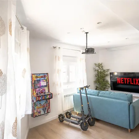 Nuevo, Cerca Centro, Netflix Y Parking オビエド